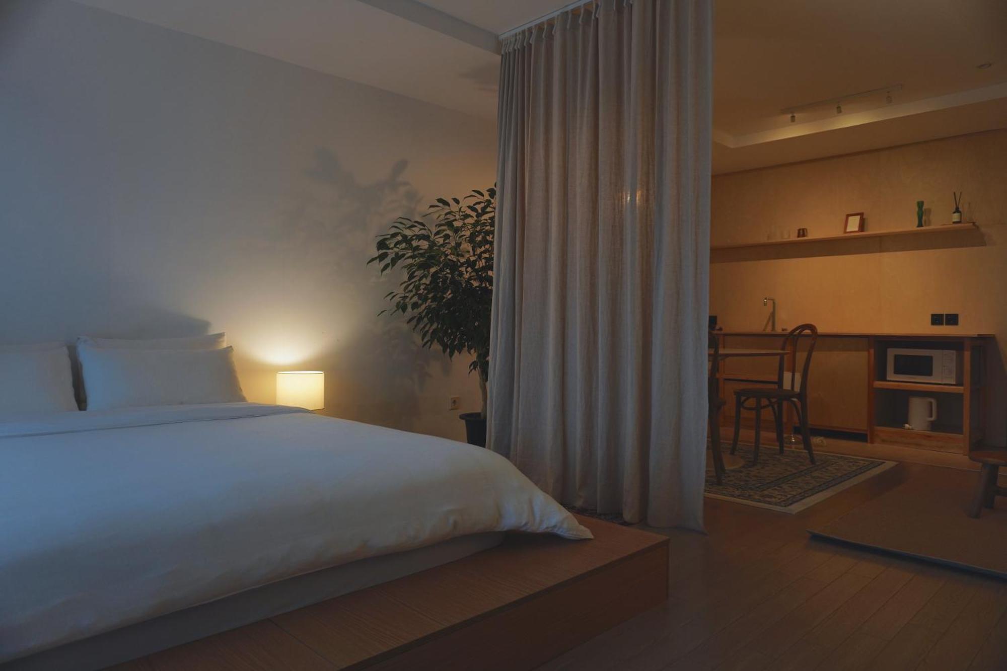 At Corner Resort & Garden Jeju Extérieur photo