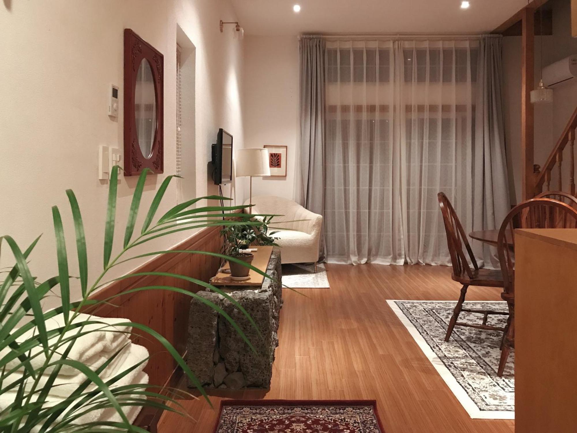At Corner Resort & Garden Jeju Extérieur photo